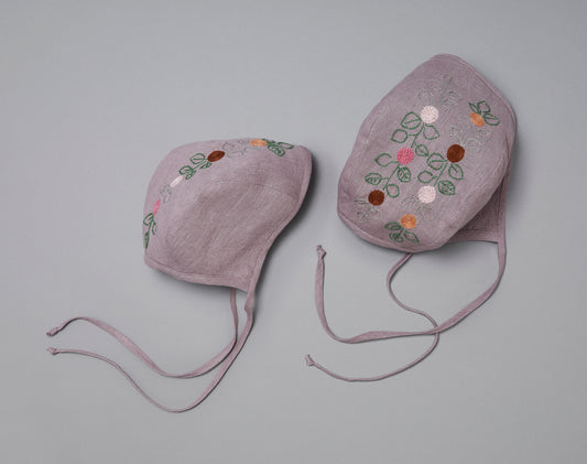 Berries, bonnet, embroidery kit