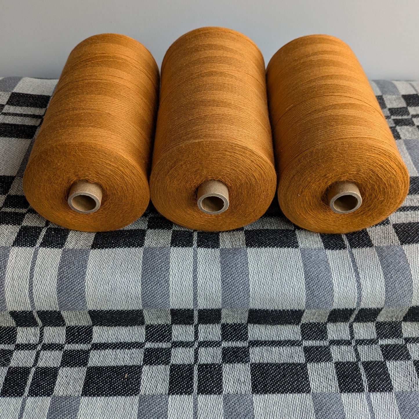 Cotton yarn 30/2 special dyed yellow, roll approx. 250g