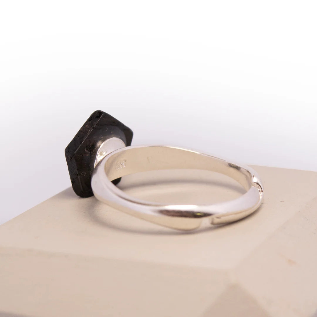 Svartek ring