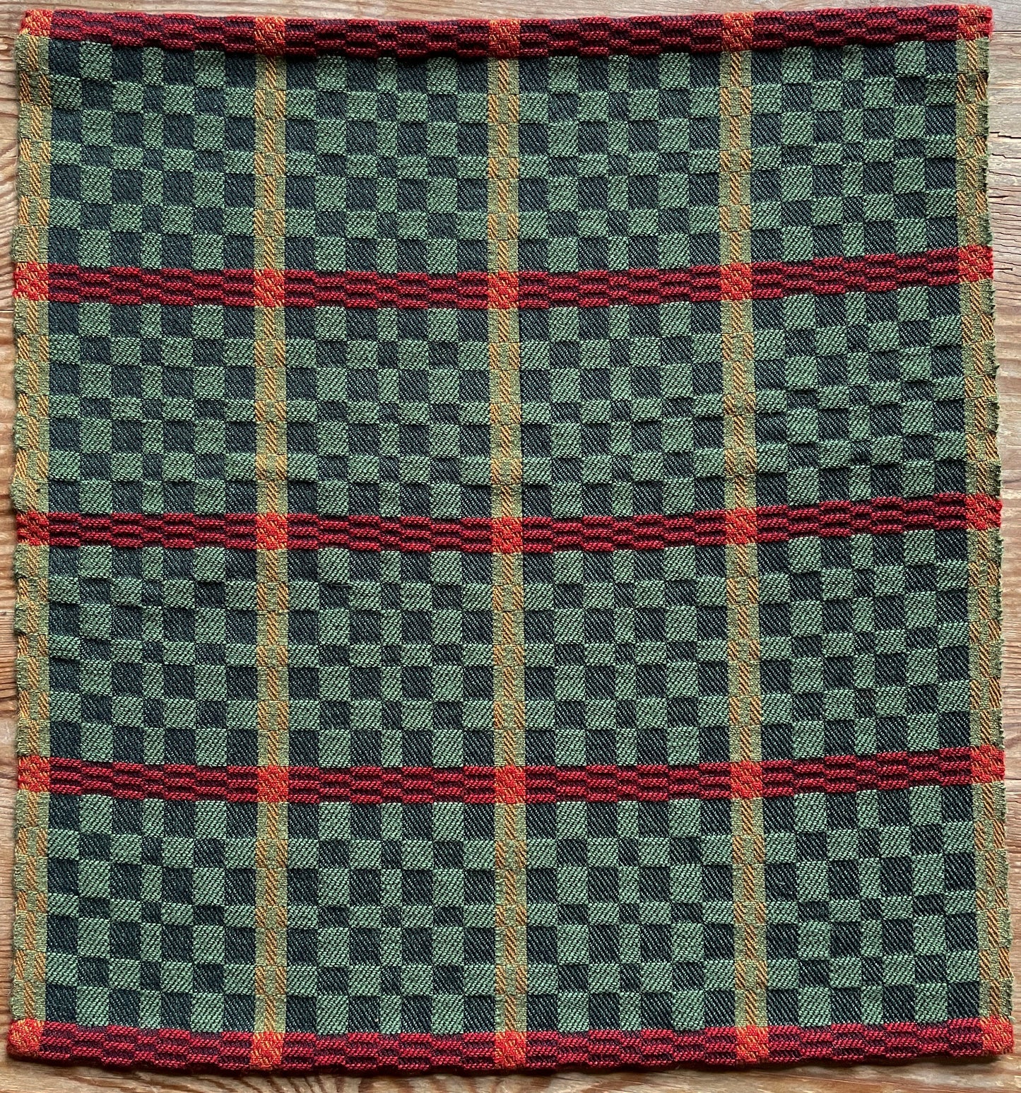 Handvävd Östgötadräll ca 34 x 34 cm.