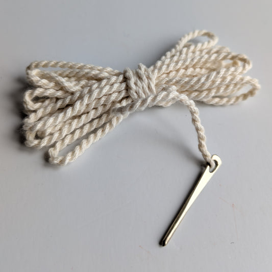 Snodd med trädnål i silver