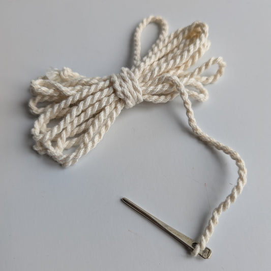 Snodd med trädnål i silver